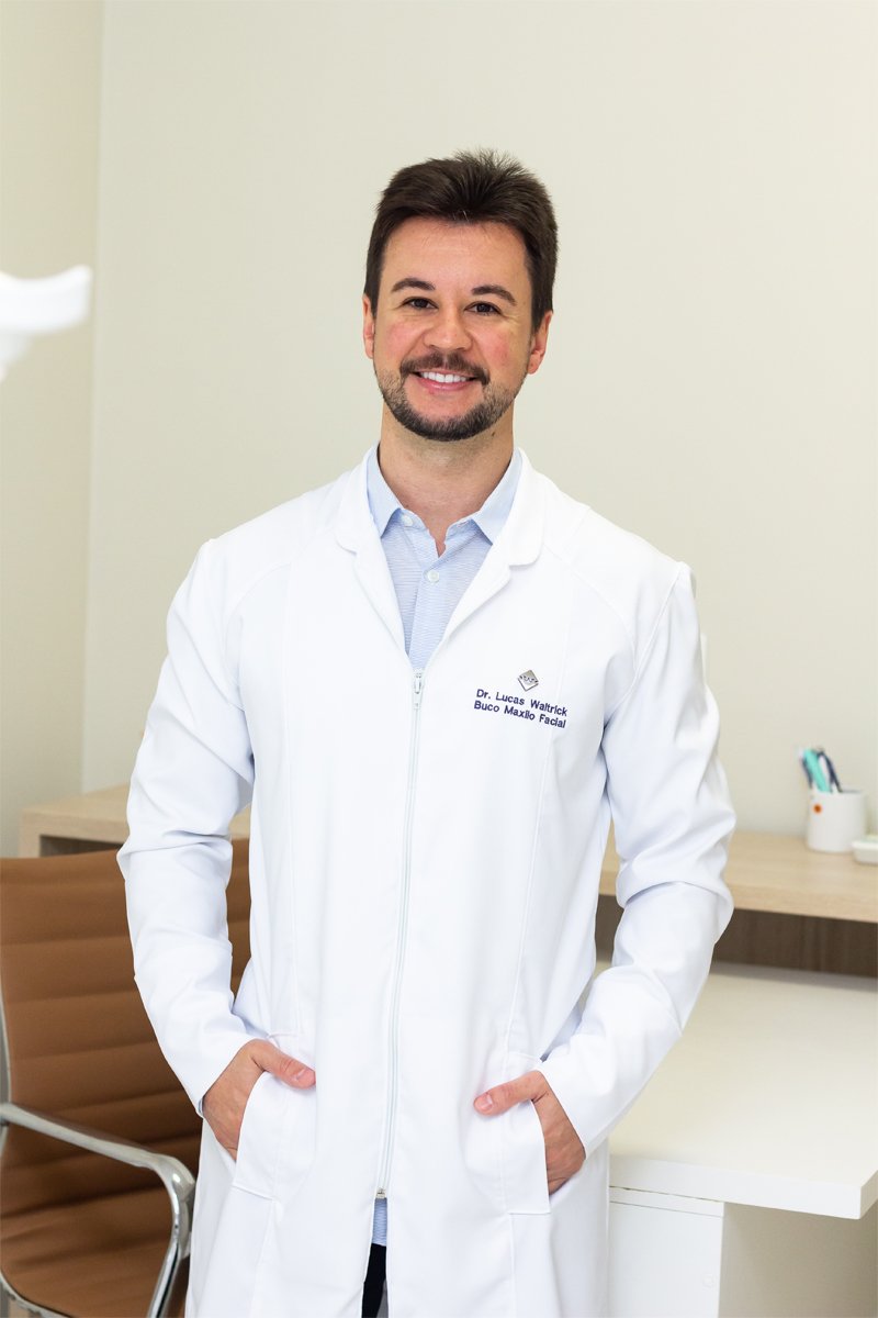 Dr. Lucas Waltrick