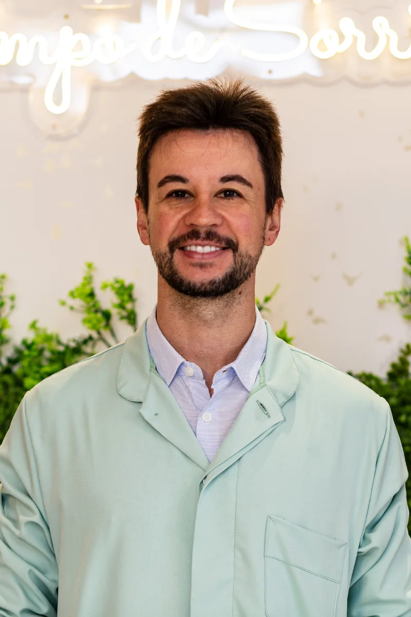 Dr. Lucas Waltrick